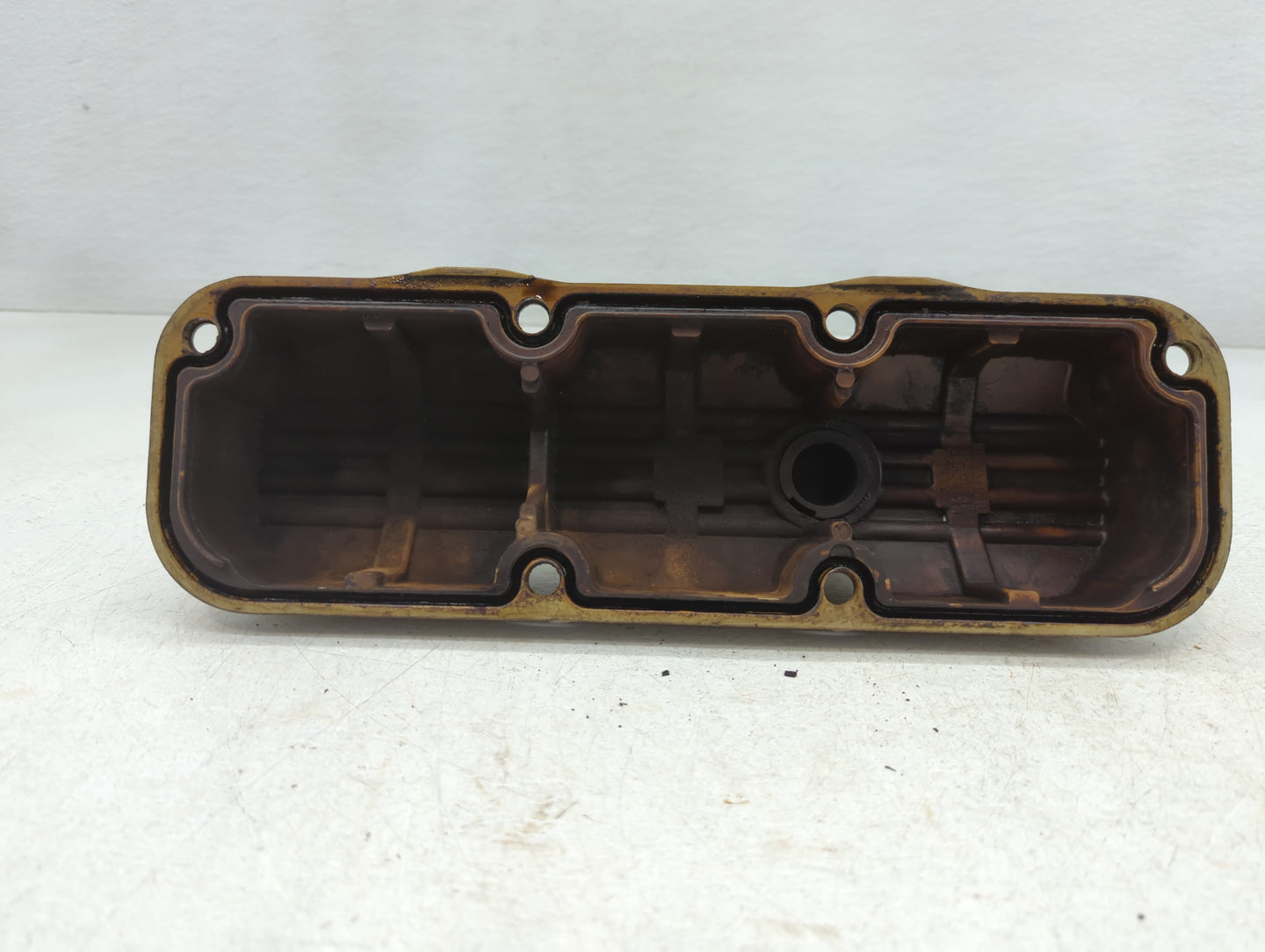 2001 Buick Lesabre Driver Left Cylinder Head Valve Cover P/N:25532624 25534745 Fits OEM Used Auto Parts - Oemusedautoparts1.