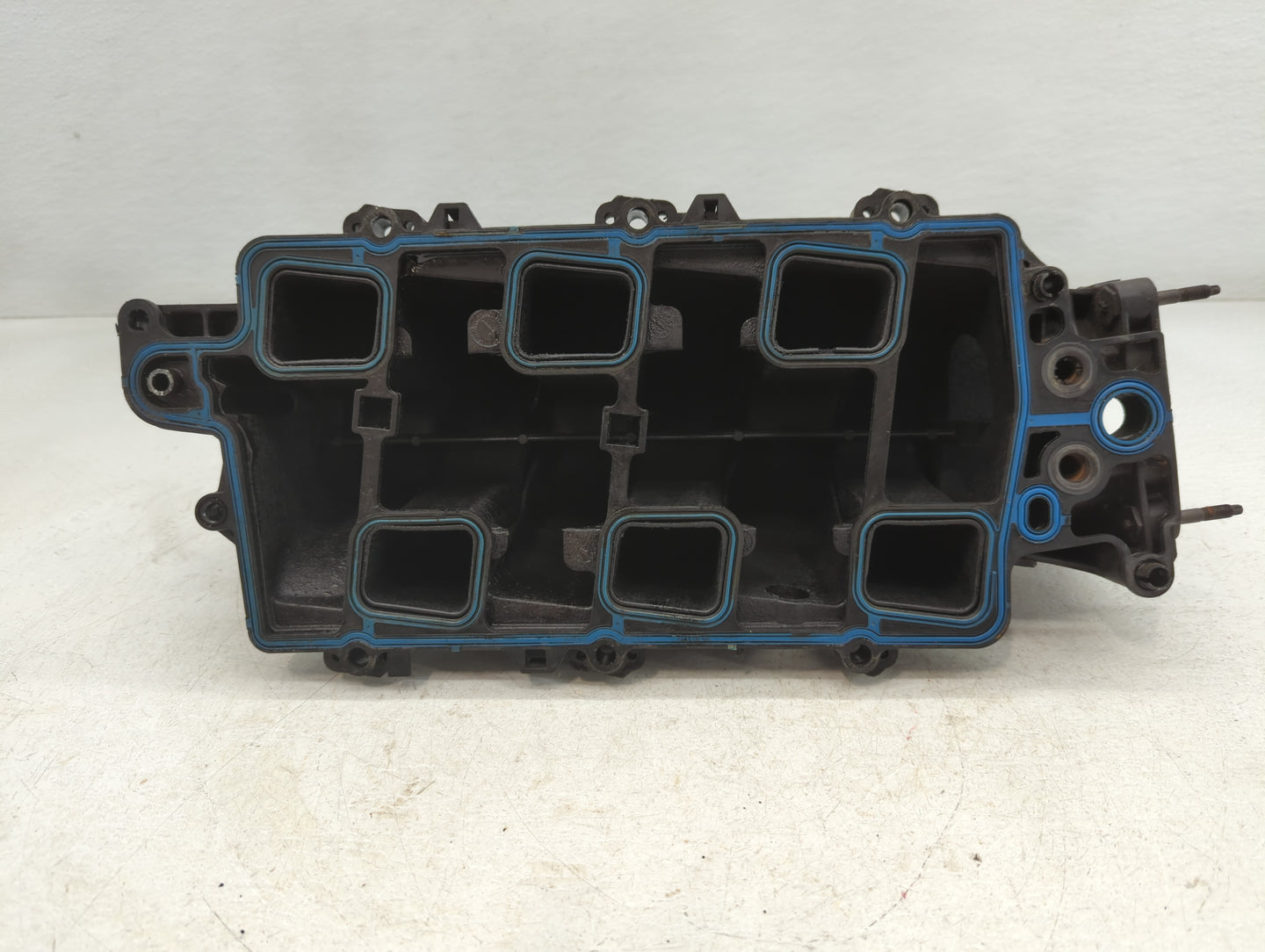 1996-2005 Buick Lesabre Air Intake Manifold P/N:52816901065 Fits Fits 1995 1996 1997 1998 1999 2000 2001 2002 2003 2004 2005