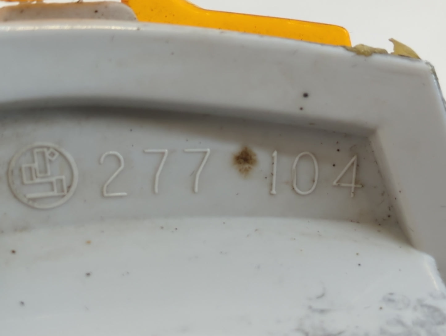 2000-2005 Buick Lesabre Passenger Right Oem Fog Light Lamp - Oemusedautoparts1.com
