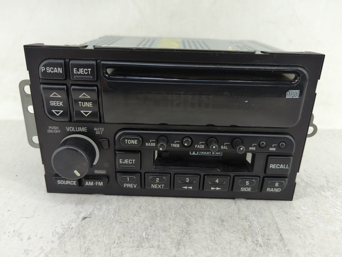 2001 Buick Regal Radio AM FM Cd Player Receiver Replacement P/N:10303196 Fits OEM Used Auto Parts - Oemusedautoparts1.com