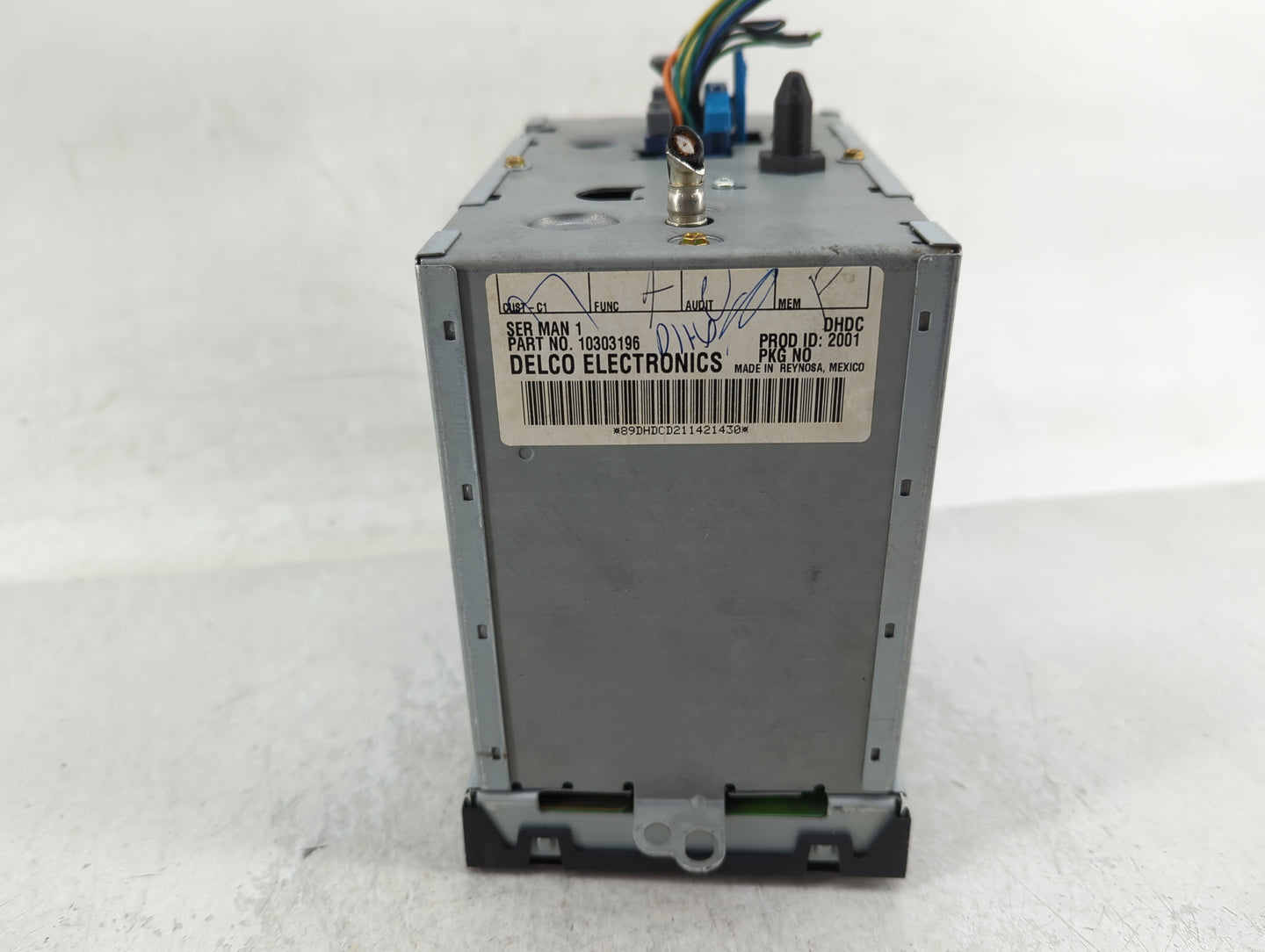 2001 Buick Regal Radio AM FM Cd Player Receiver Replacement P/N:10303196 Fits OEM Used Auto Parts - Oemusedautoparts1.com