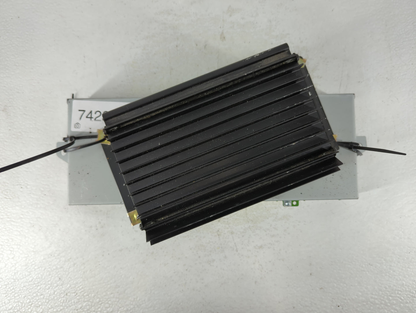 2001 Cadillac Catera Radio Speaker Amplifier 293340790|16209109 - Oemusedautoparts1.com