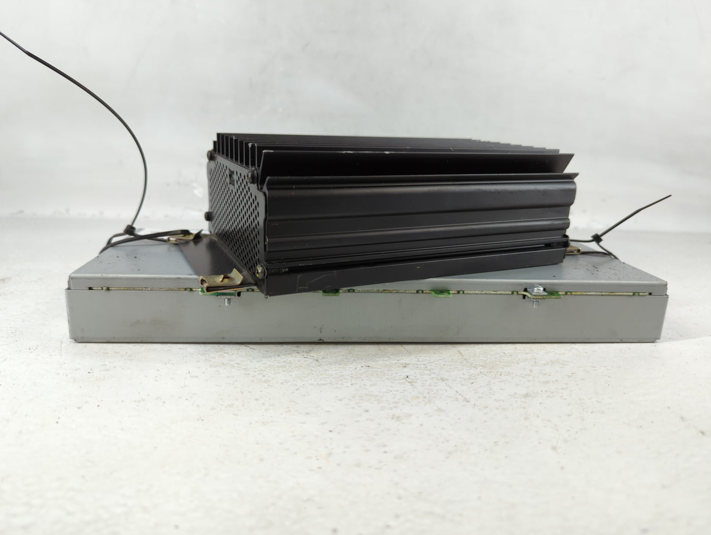 2001 Cadillac Catera Radio Speaker Amplifier 293340790|16209109 - Oemusedautoparts1.com