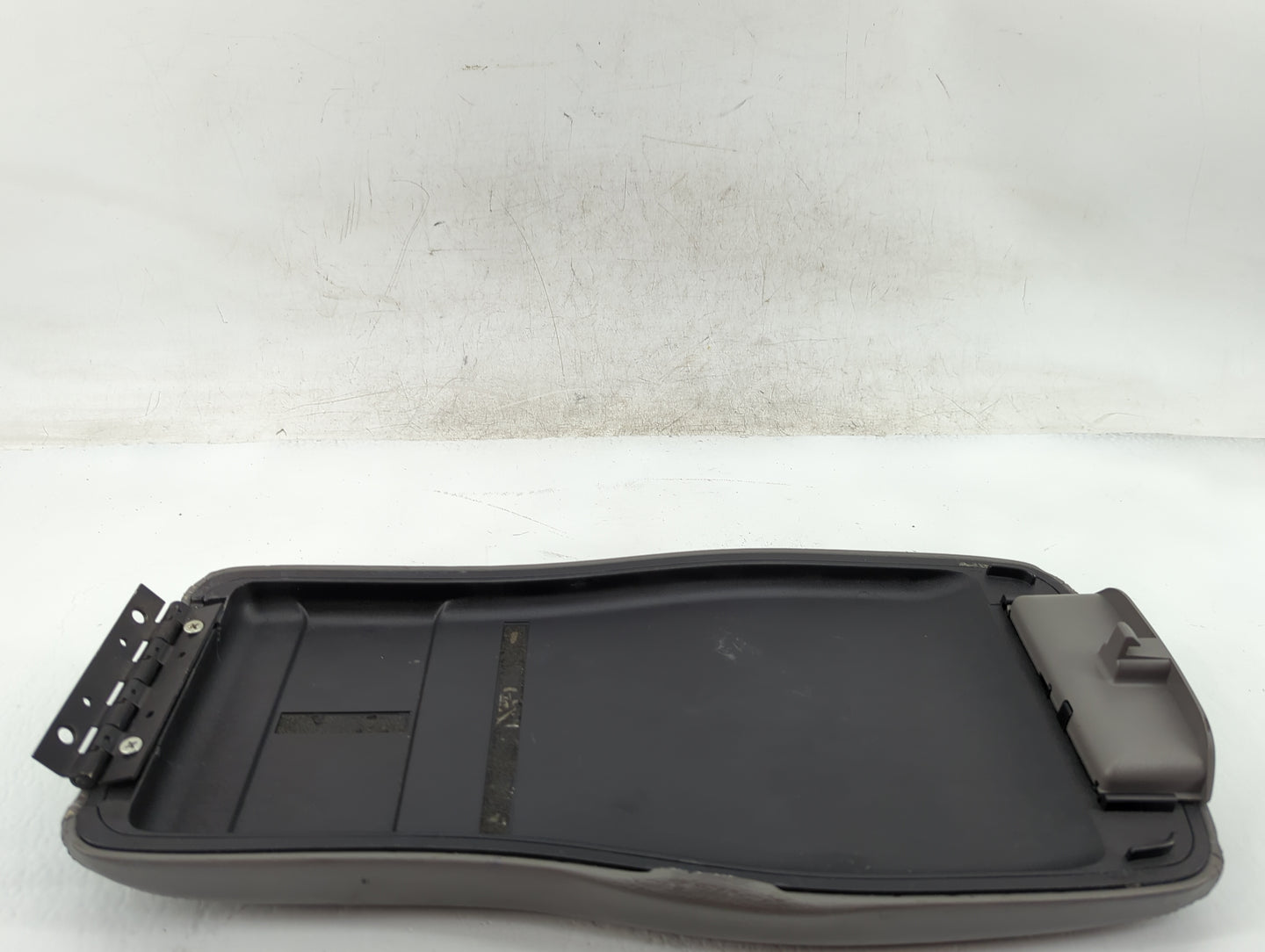 2000-2005 Cadillac Deville Center Console Armrest Cover Lid Fits Fits 2000 2001 2002 2003 2004 2005 OEM Used Auto Parts - Oe