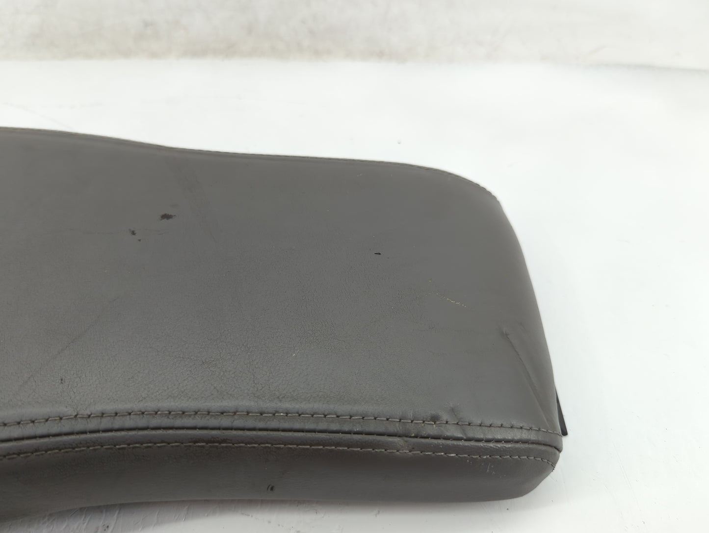2000-2005 Cadillac Deville Center Console Armrest Cover Lid Fits Fits 2000 2001 2002 2003 2004 2005 OEM Used Auto Parts - Oe