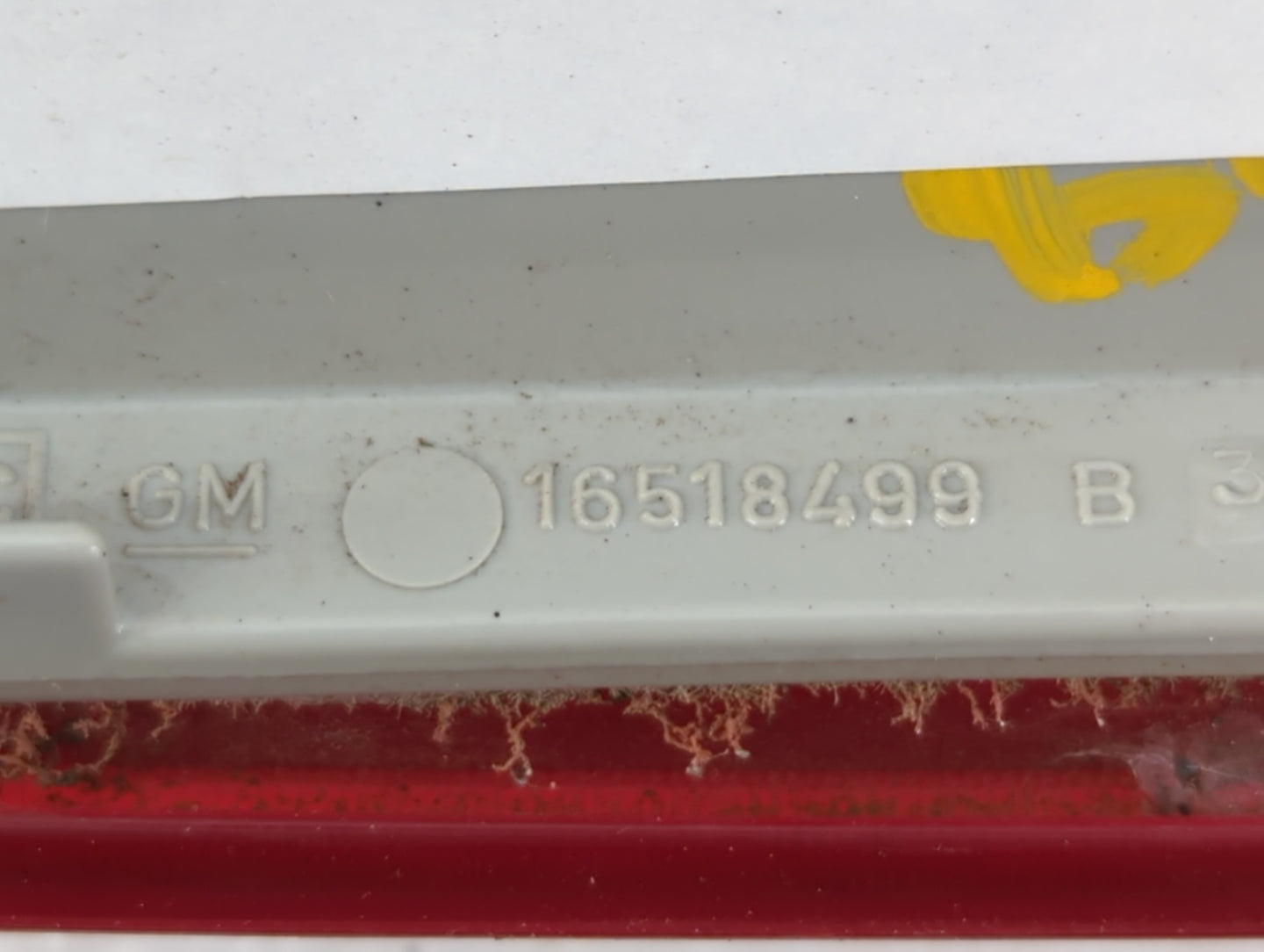 1995-2005 Chevrolet Blazer Tail Light Assembly Driver Left OEM P/N:16516093 16518499 Fits OEM Used Auto Parts - Oemusedautop