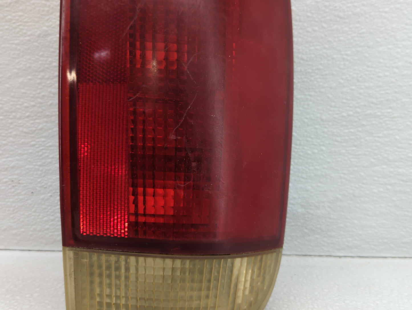 1995-2005 Chevrolet Blazer Tail Light Assembly Passenger Right OEM P/N:16518500A Fits OEM Used Auto Parts - Oemusedautoparts