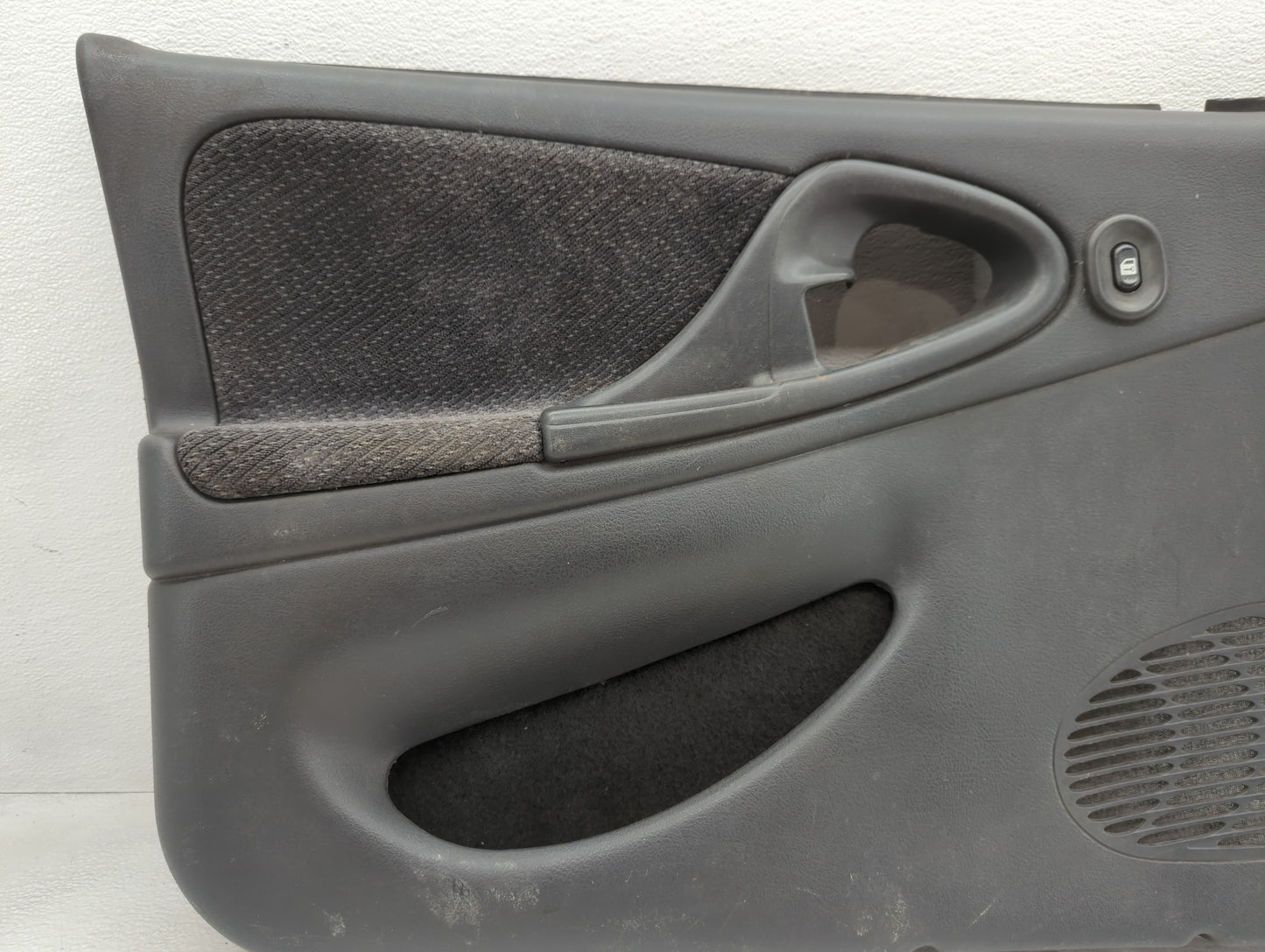 2001 Chevrolet Cavalier Front Power Door Panel - Oemusedautoparts1.com