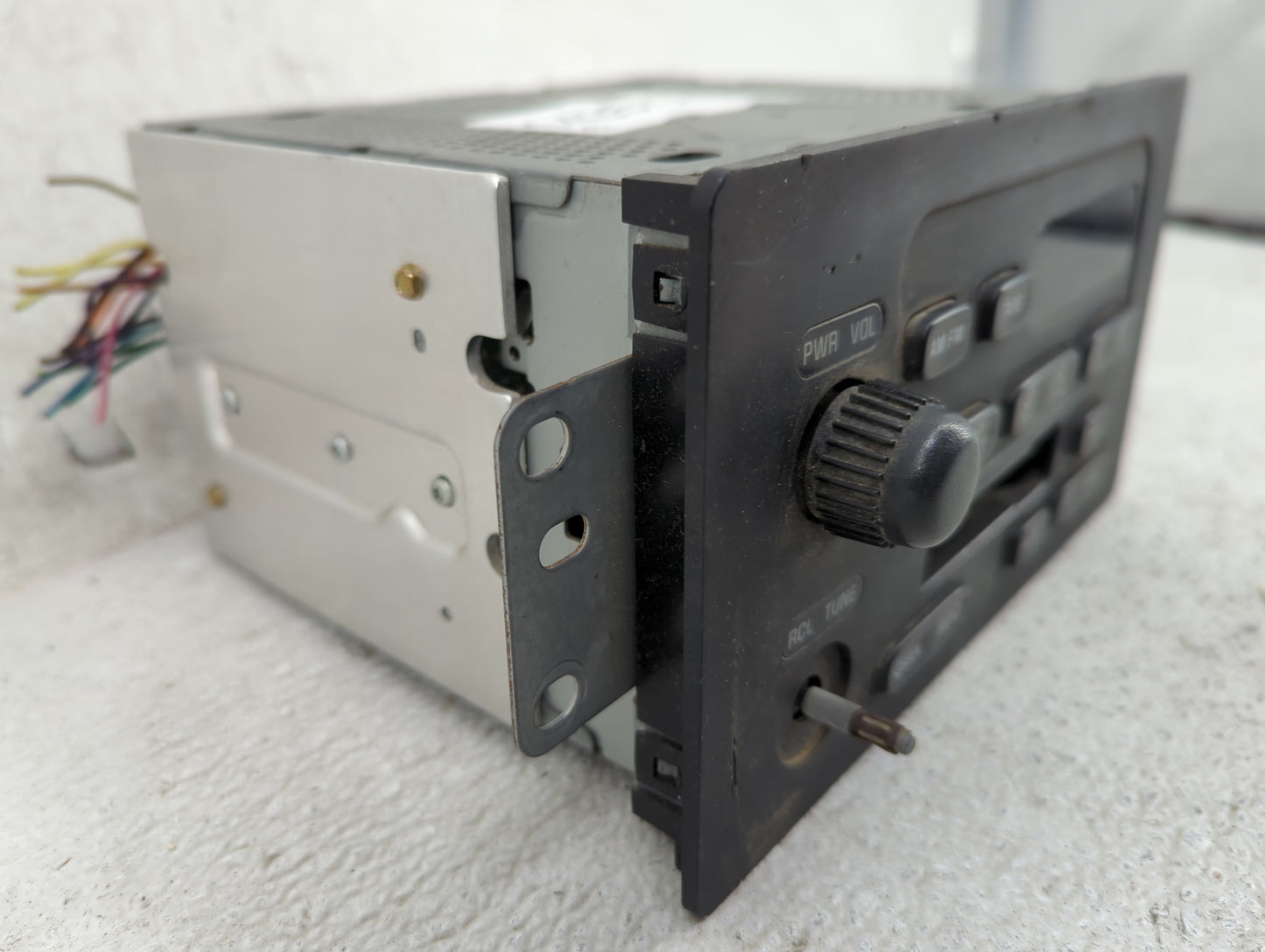 2001-2002 Chevrolet Express 3500 Radio AM FM Cd Player Receiver Replacement P/N:15074531 B9DLZSM210800010 Fits OEM Used Auto