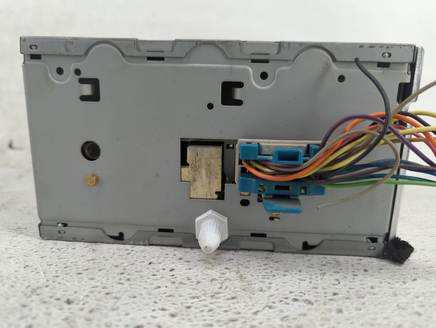 2001-2002 Chevrolet Express 3500 Radio AM FM Cd Player Receiver Replacement P/N:15074531 B9DLZSM210800010 Fits OEM Used Auto