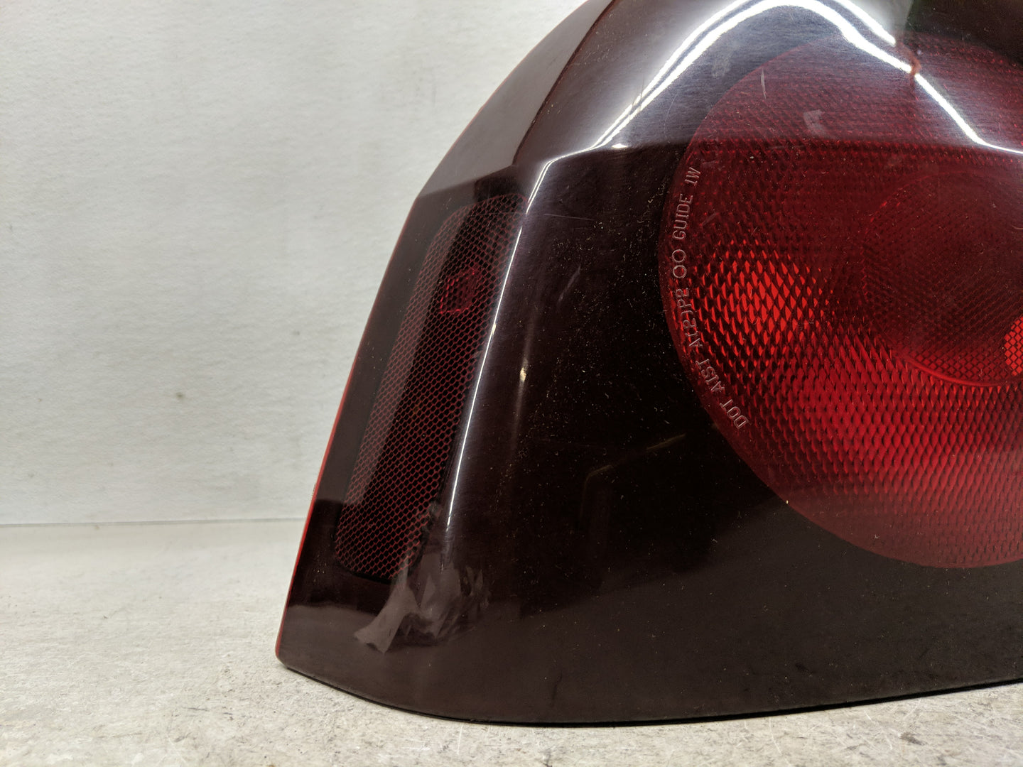 2000-2004 Chevrolet Impala Tail Light Assembly Driver Left OEM P/N:16525261 Fits Fits 2000 2001 2002 2003 2004 OEM Used Auto