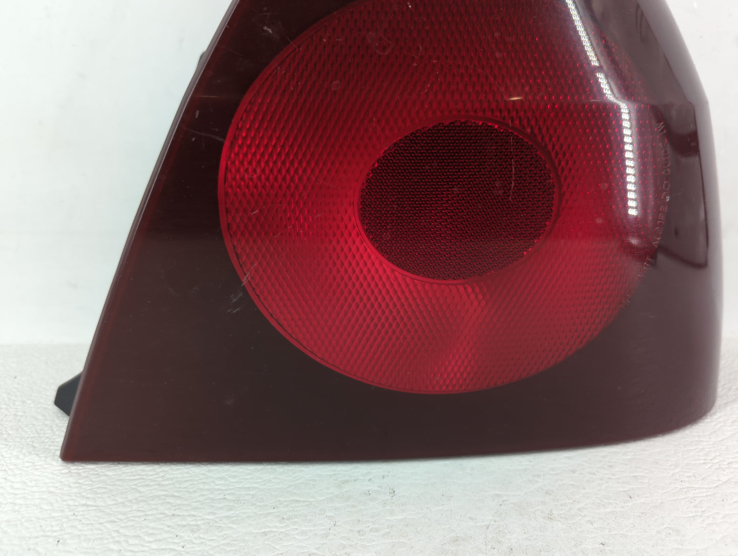 2000-2004 Chevrolet Impala Tail Light Assembly Driver Left OEM P/N:16525261 16525262 Fits Fits 2000 2001 2002 2003 2004 OEM 