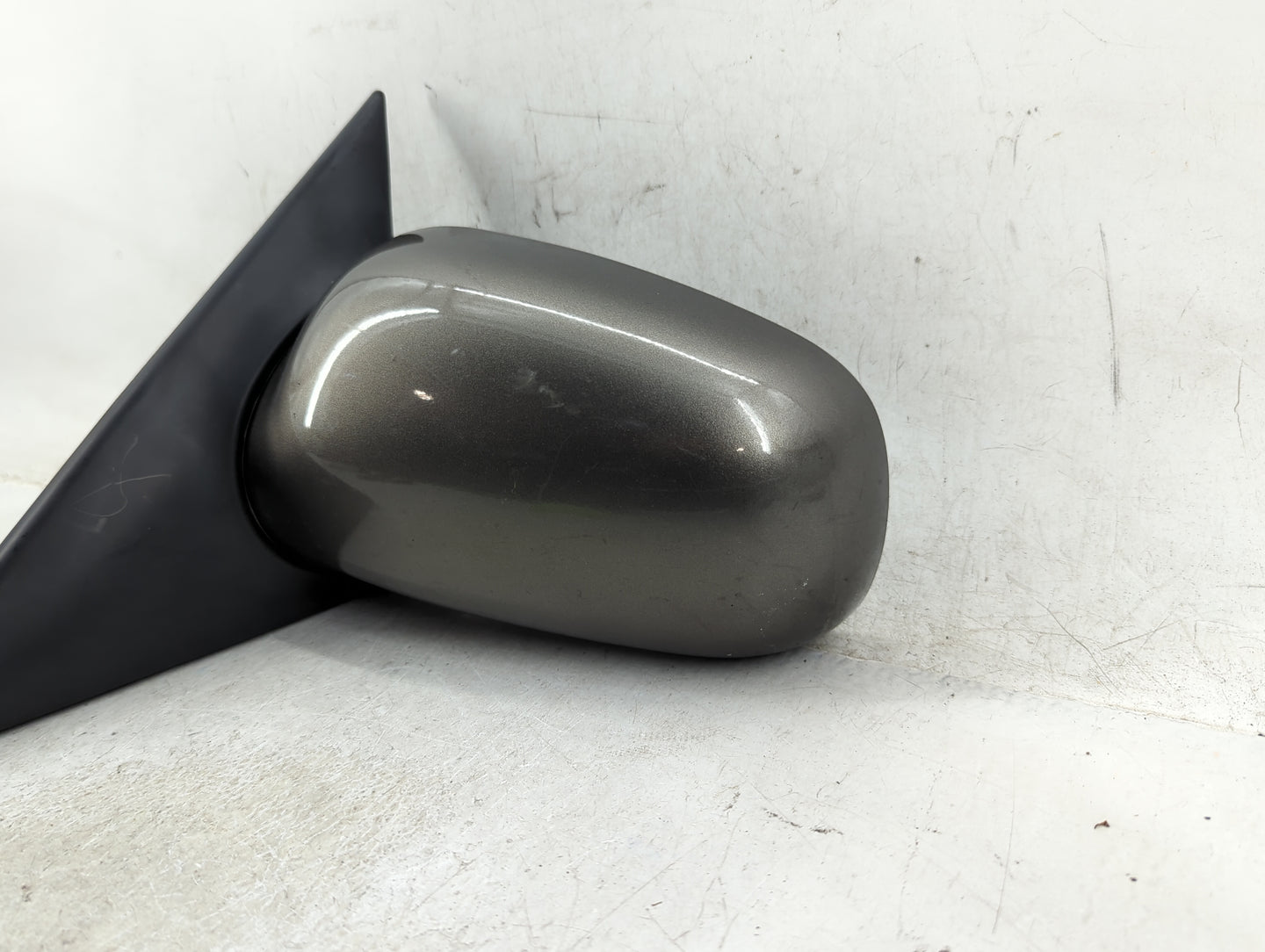 1997-2005 Chevrolet Malibu Driver Side View Mirror - Left Door Mirror OEM Used - Oemusedautoparts1.com