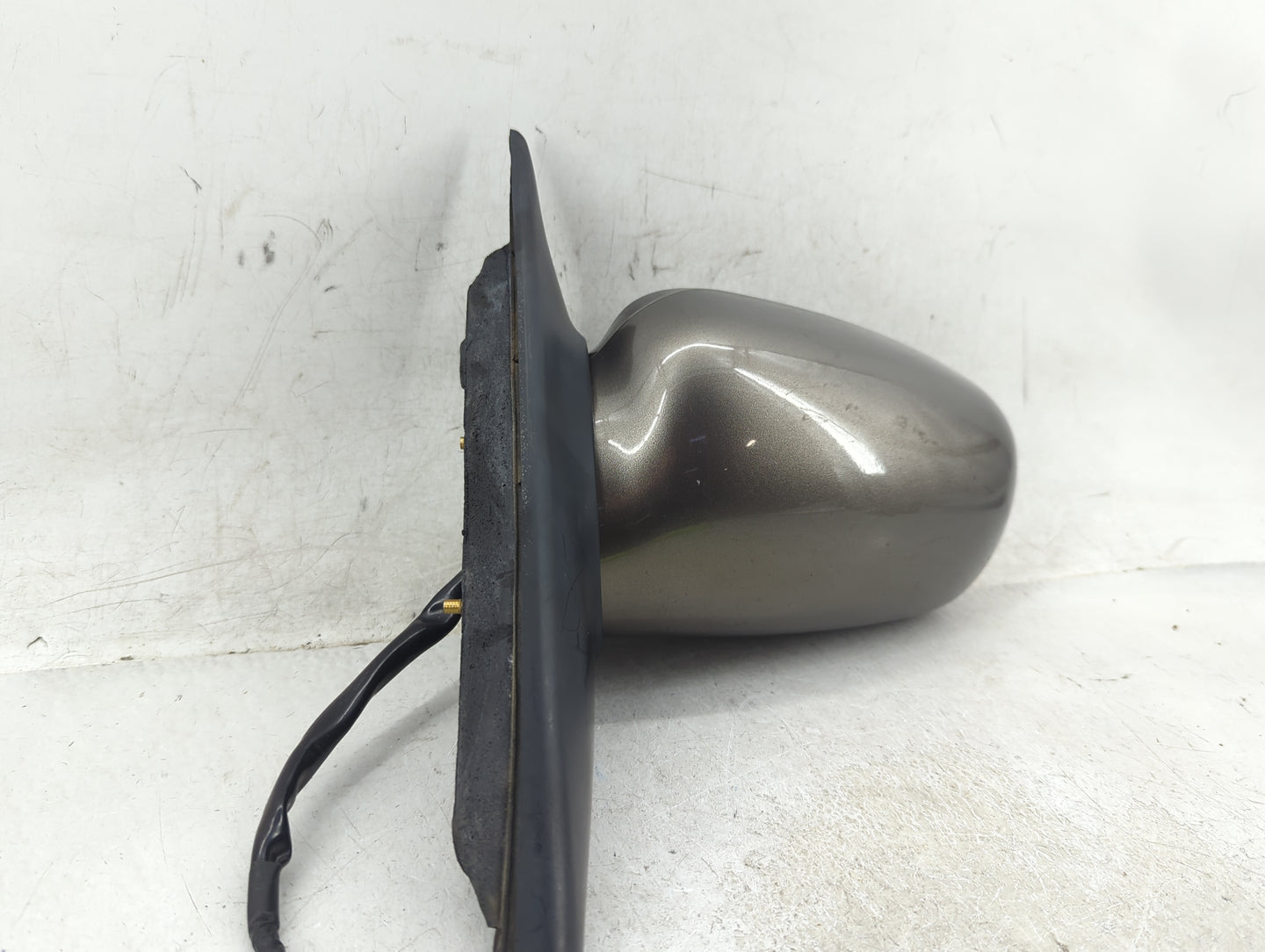 1997-2005 Chevrolet Malibu Driver Side View Mirror - Left Door Mirror OEM Used - Oemusedautoparts1.com