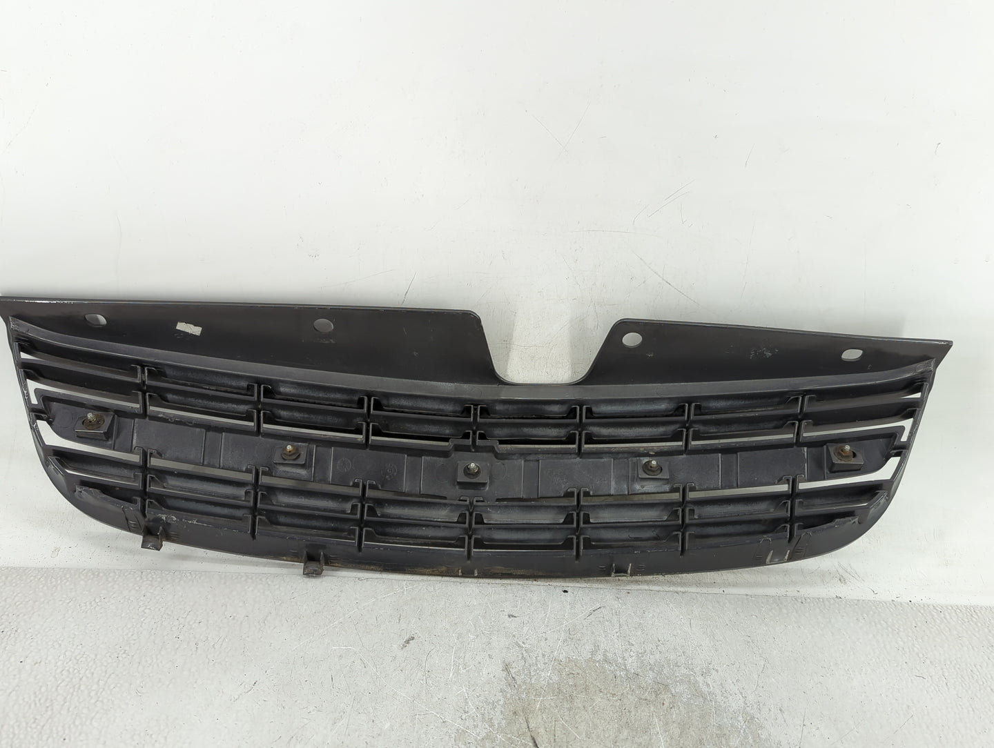 2000-2005 Chevrolet Malibu Front Grille Bumper Not Included - Oemusedautoparts1.com