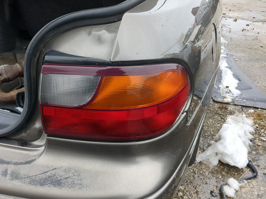 1997-2005 Chevrolet Malibu Tail Light Assembly Passenger Right OEM Fits Fits 1997 1998 1999 2000 2001 2002 2003 2004 2005 OE