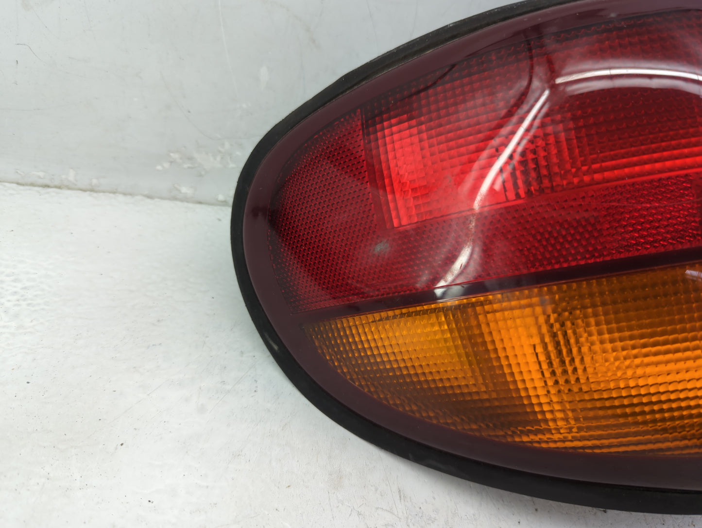 1997-2005 Chevrolet Malibu Tail Light Assembly Passenger Right OEM Fits Fits 1997 1998 1999 2000 2001 2002 2003 2004 2005 OE