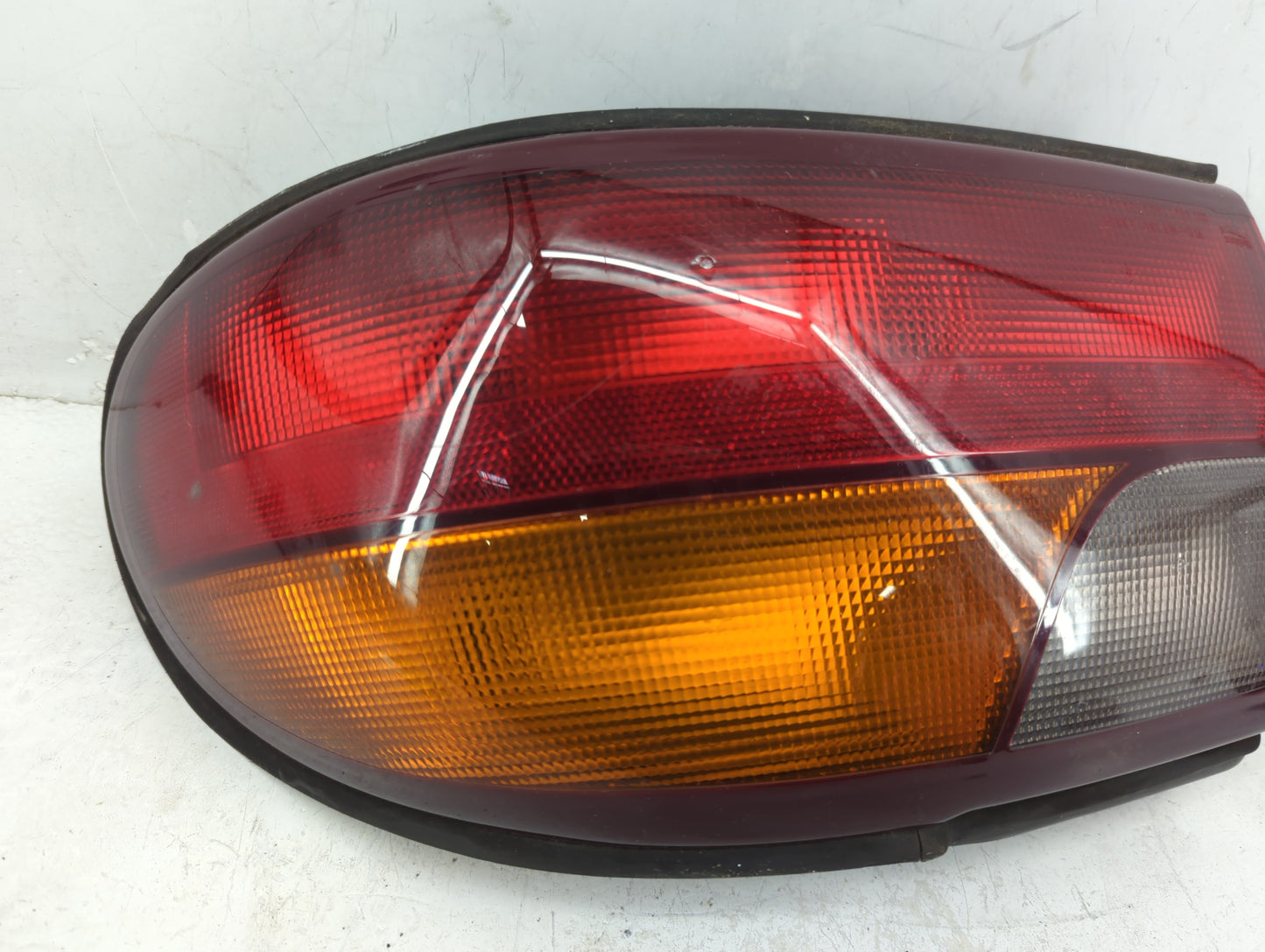1997-2005 Chevrolet Malibu Tail Light Assembly Passenger Right OEM Fits Fits 1997 1998 1999 2000 2001 2002 2003 2004 2005 OE