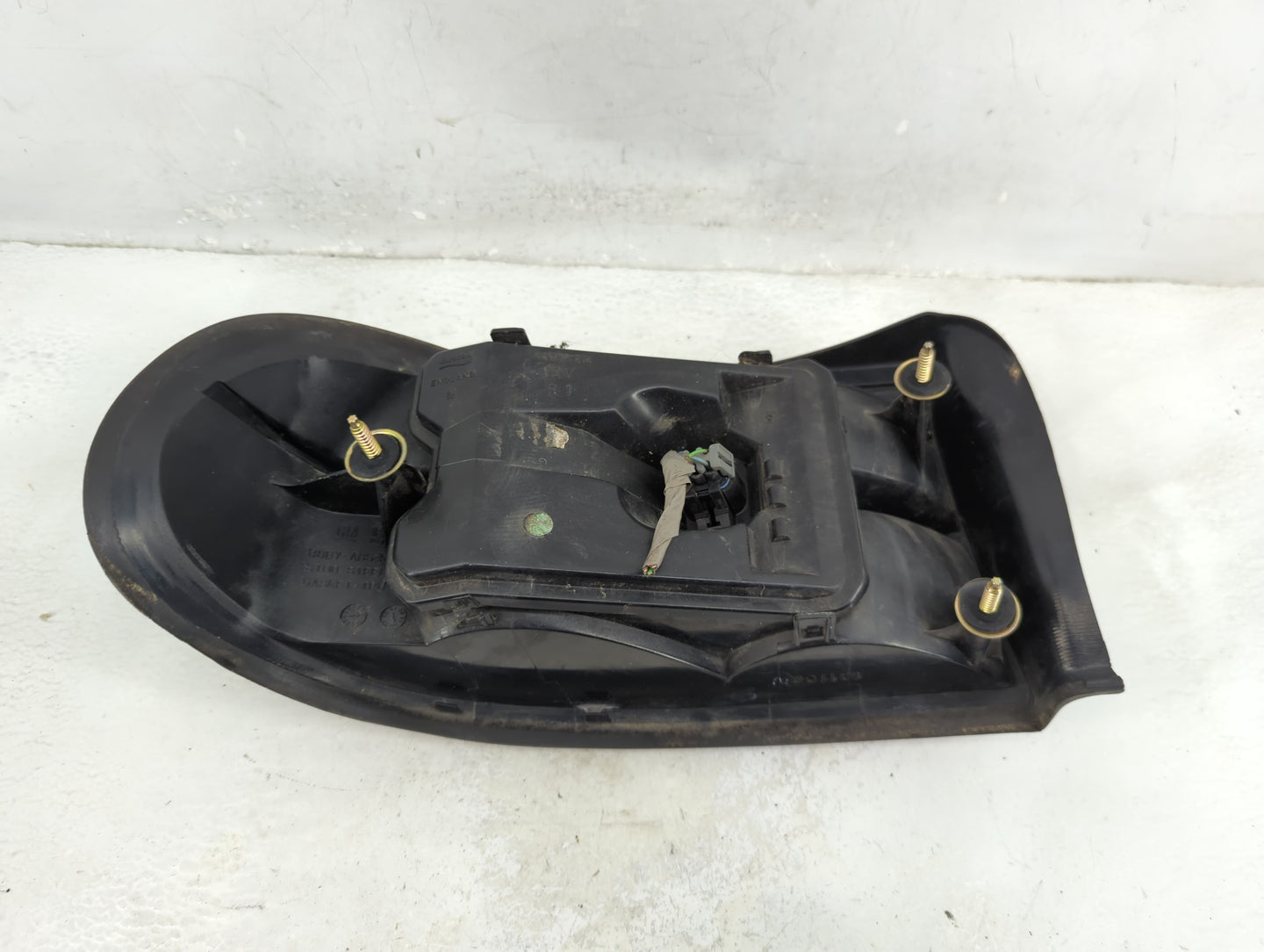 1997-2005 Chevrolet Malibu Tail Light Assembly Passenger Right OEM Fits Fits 1997 1998 1999 2000 2001 2002 2003 2004 2005 OE
