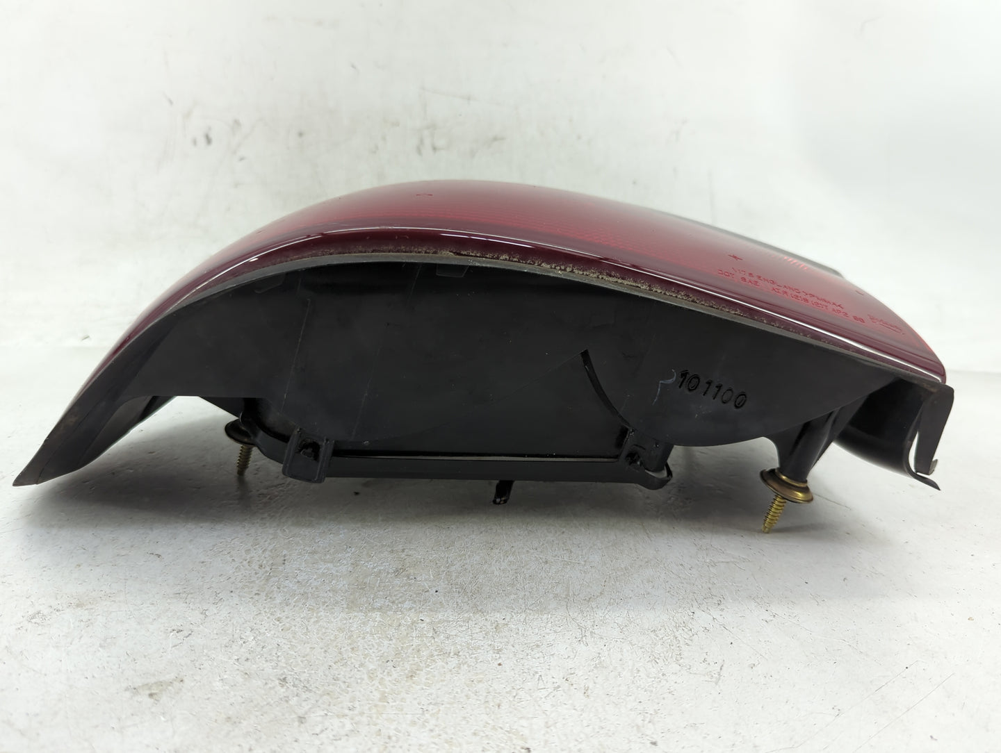 1997-2005 Chevrolet Malibu Tail Light Assembly Driver Left OEM Fits Fits 1997 1998 1999 2000 2001 2002 2003 2004 2005 OEM Us