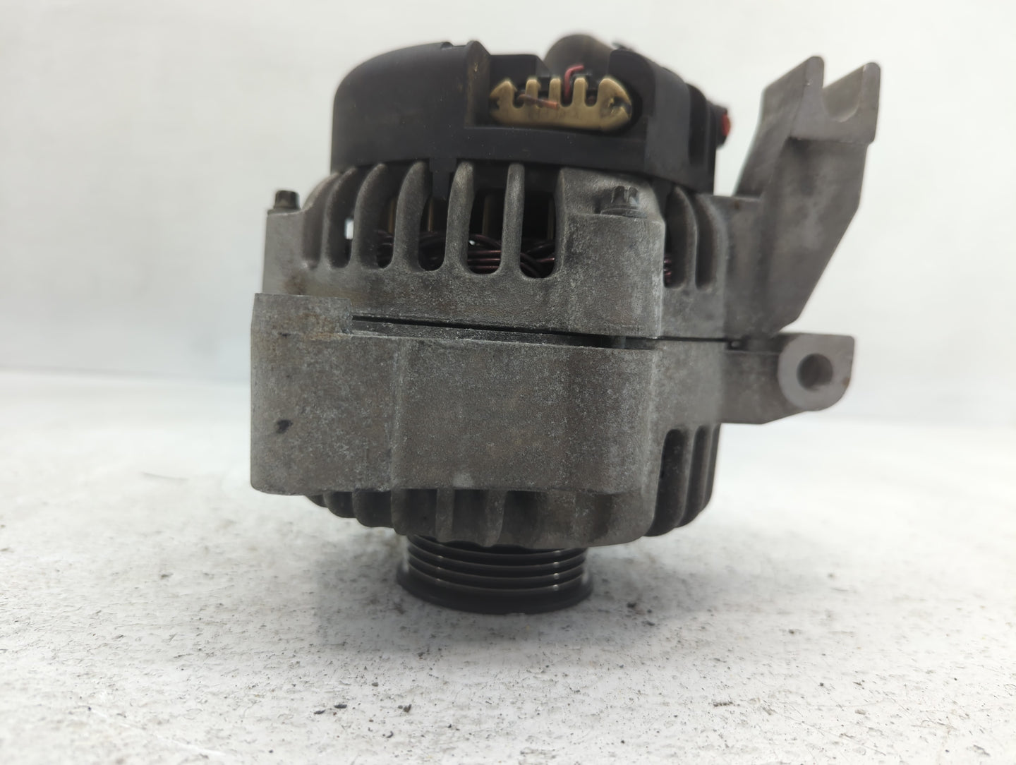 2000-2001 Chevrolet Monte Carlo Alternator Replacement Generator Charging Assembly Engine OEM Fits Fits 2000 2001 OEM Used A