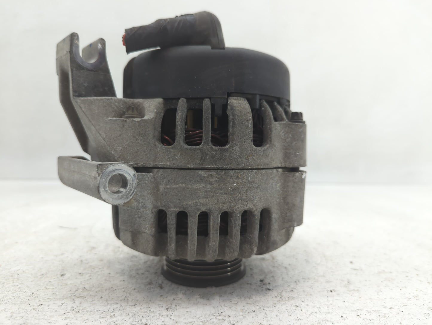 2000-2001 Chevrolet Monte Carlo Alternator Replacement Generator Charging Assembly Engine OEM Fits Fits 2000 2001 OEM Used A
