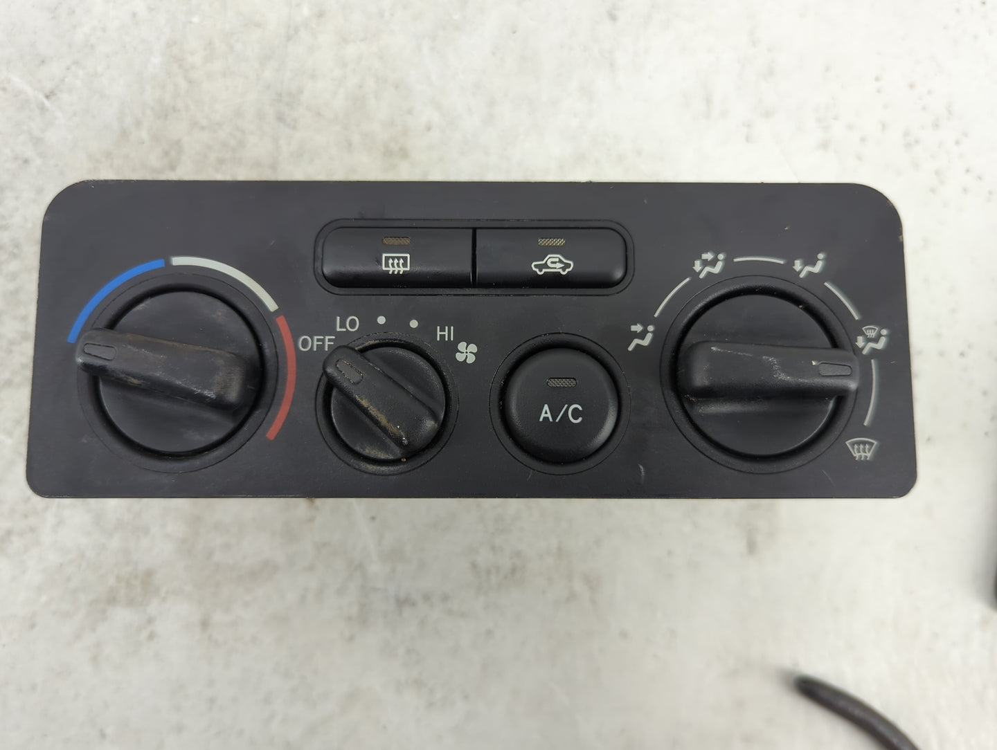 2001-2002 Chevrolet Prizm Climate Control Module Temperature AC/Heater Replacement Fits Fits 2001 2002 OEM Used Auto Parts -