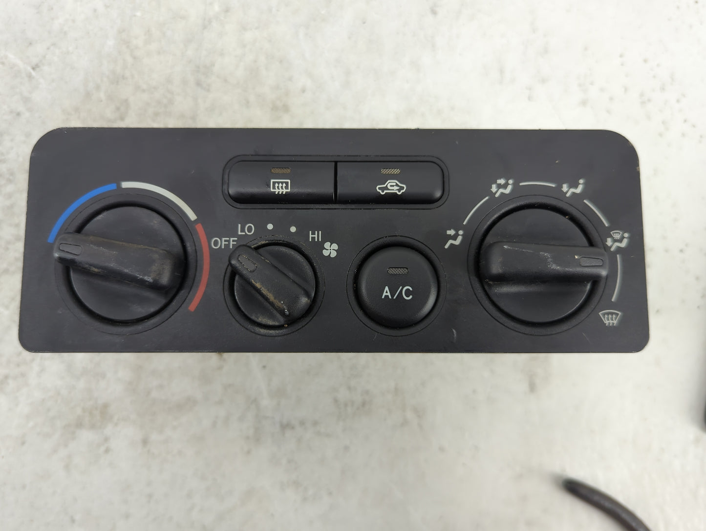 2001-2002 Chevrolet Prizm Climate Control Module Temperature AC/Heater Replacement Fits Fits 2001 2002 OEM Used Auto Parts -