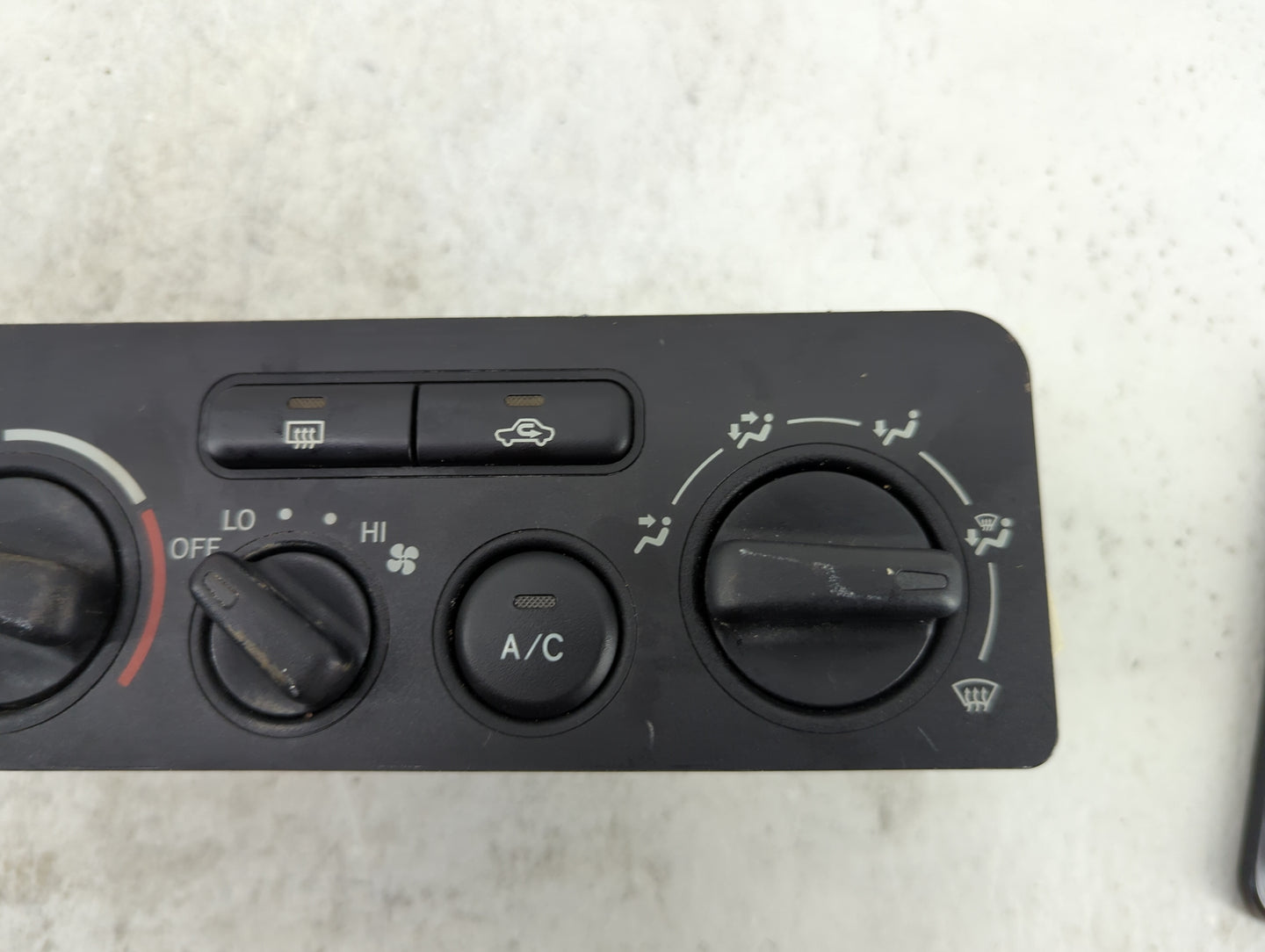 2001-2002 Chevrolet Prizm Climate Control Module Temperature AC/Heater Replacement Fits Fits 2001 2002 OEM Used Auto Parts -