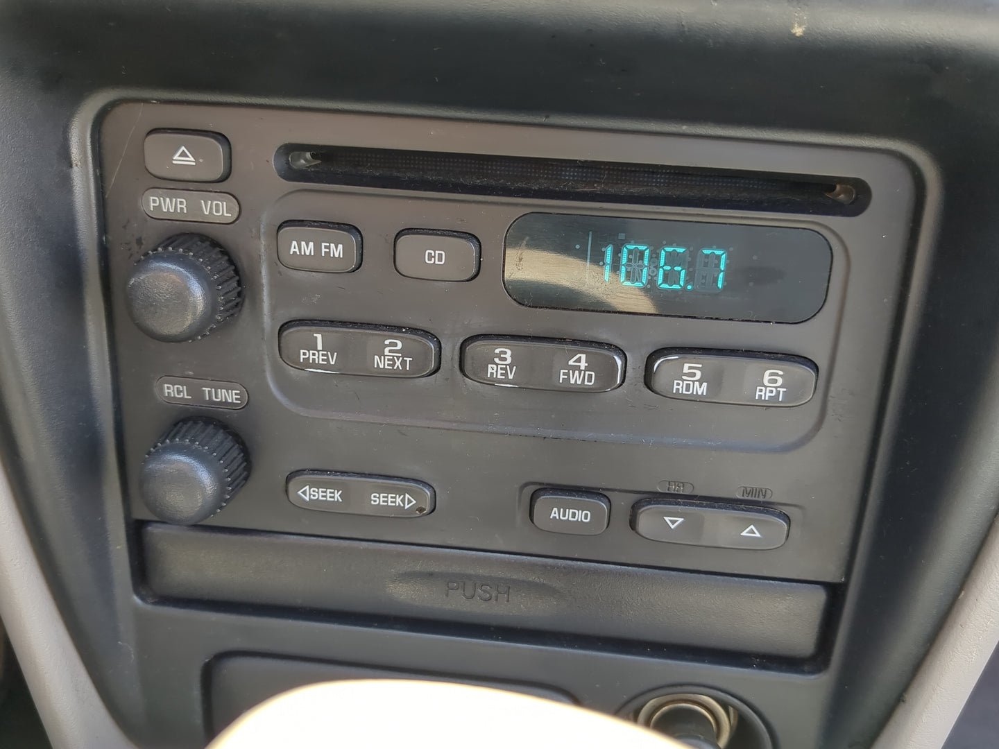 2000-2002 Chevrolet Prizm Radio AM FM Cd Player Receiver Replacement Fits Fits 2000 2001 2002 2003 2004 OEM Used Auto Parts 