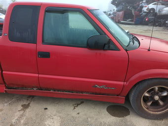 compare product 1998-2004 Chevrolet S10 Passenger Front Door Oem 1172747