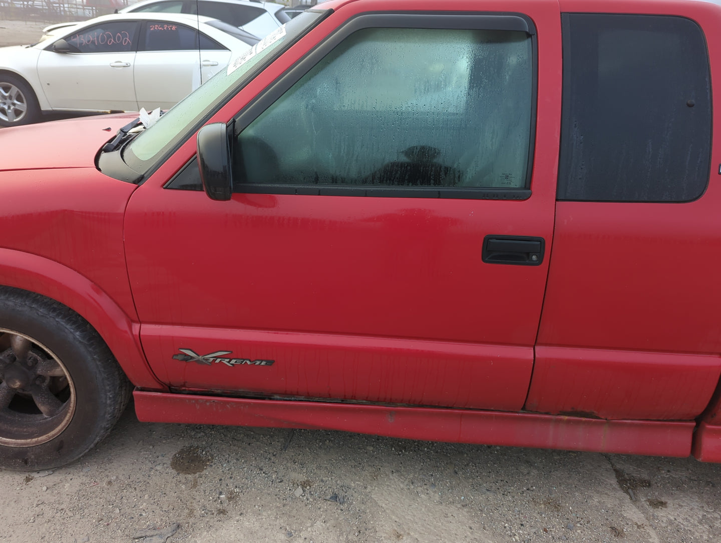 1998-2004 Chevrolet S10 Driver Front Door Oem - Oemusedautoparts1.com