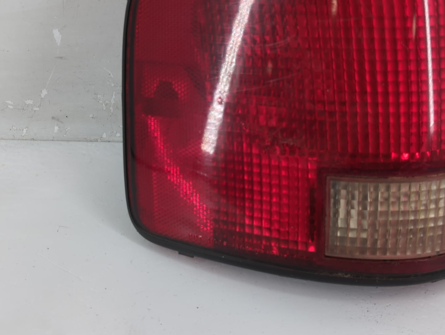 1994-2003 Chevrolet S10 Tail Light Assembly Driver Left OEM P/N:GM16516093 Fits OEM Used Auto Parts - Oemusedautoparts1.com