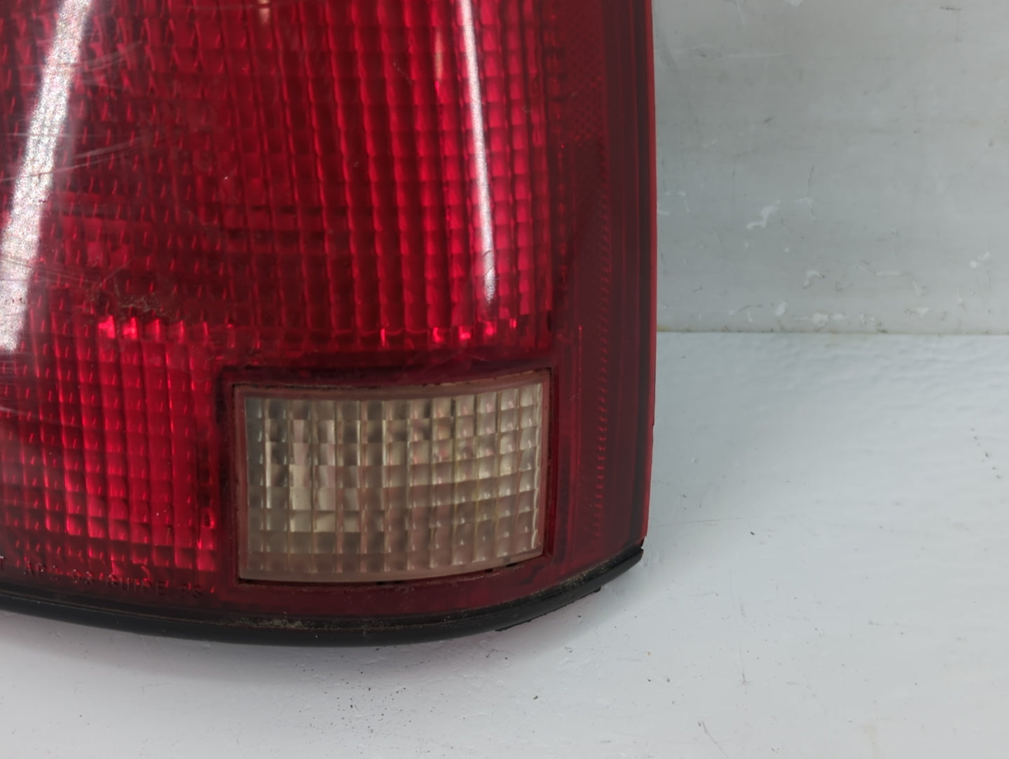 1994-2003 Chevrolet S10 Tail Light Assembly Driver Left OEM P/N:GM16516093 Fits OEM Used Auto Parts - Oemusedautoparts1.com