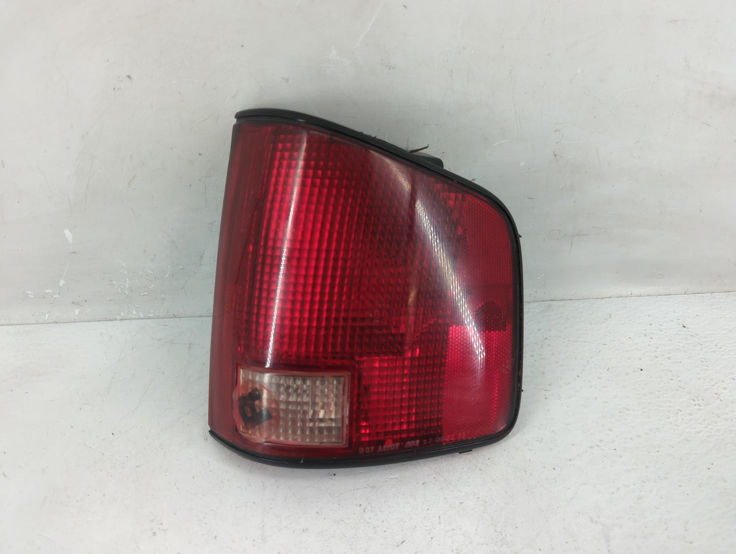 1994-2003 Chevrolet S10 Tail Light Assembly Passenger Right OEM Fits Fits 1994 1995 1996 1997 1998 1999 2000 2001 2002 2003 