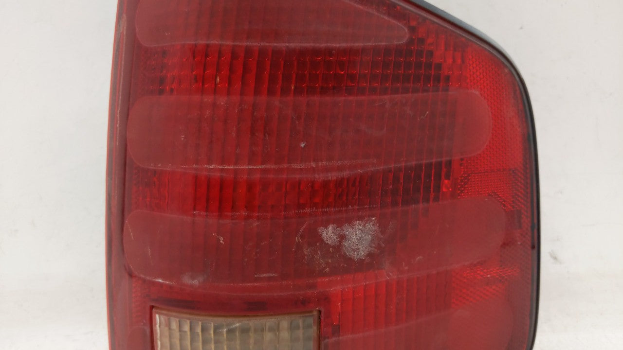 1994-2003 Chevrolet S10 Tail Light Assembly Passenger Right OEM P/N:16516094 Fits OEM Used Auto Parts - Oemusedautoparts1.co