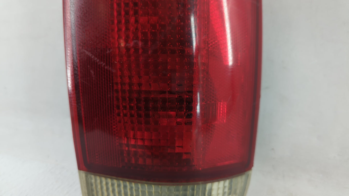 2001 Chevrolet S10 Tail Light Assembly Passenger Right OEM P/N:15113500 16518500 Fits OEM Used Auto Parts - Oemusedautoparts