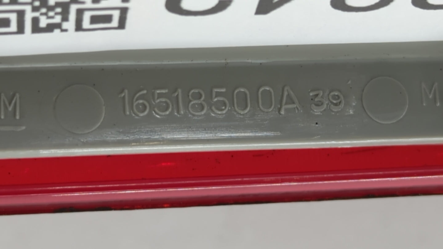 2001 Chevrolet S10 Tail Light Assembly Passenger Right OEM P/N:15113500 16518500 Fits OEM Used Auto Parts - Oemusedautoparts