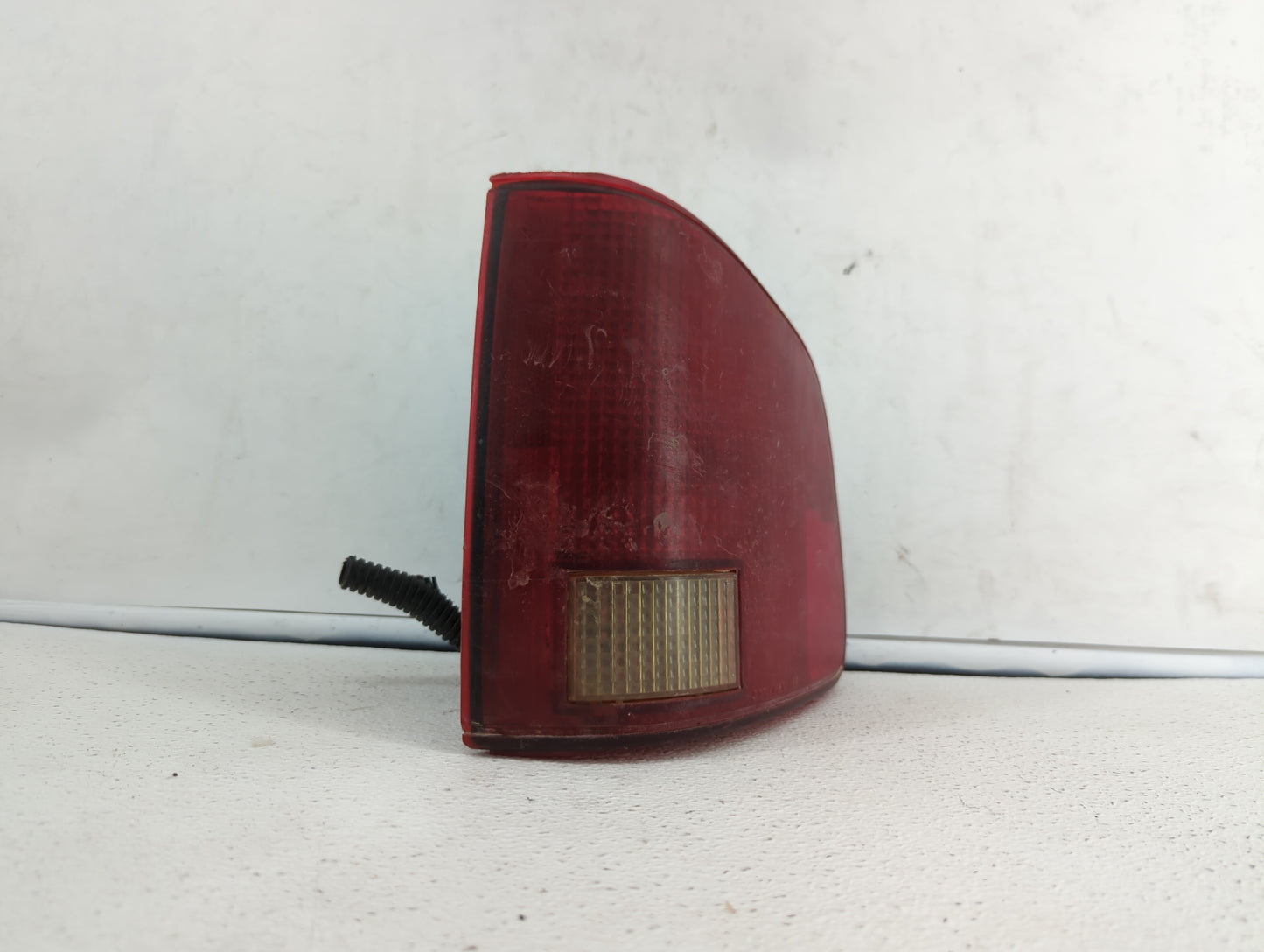 1994-2003 Chevrolet S10 Tail Light Assembly Passenger Right OEM P/N:16516094 Fits OEM Used Auto Parts - Oemusedautoparts1.co