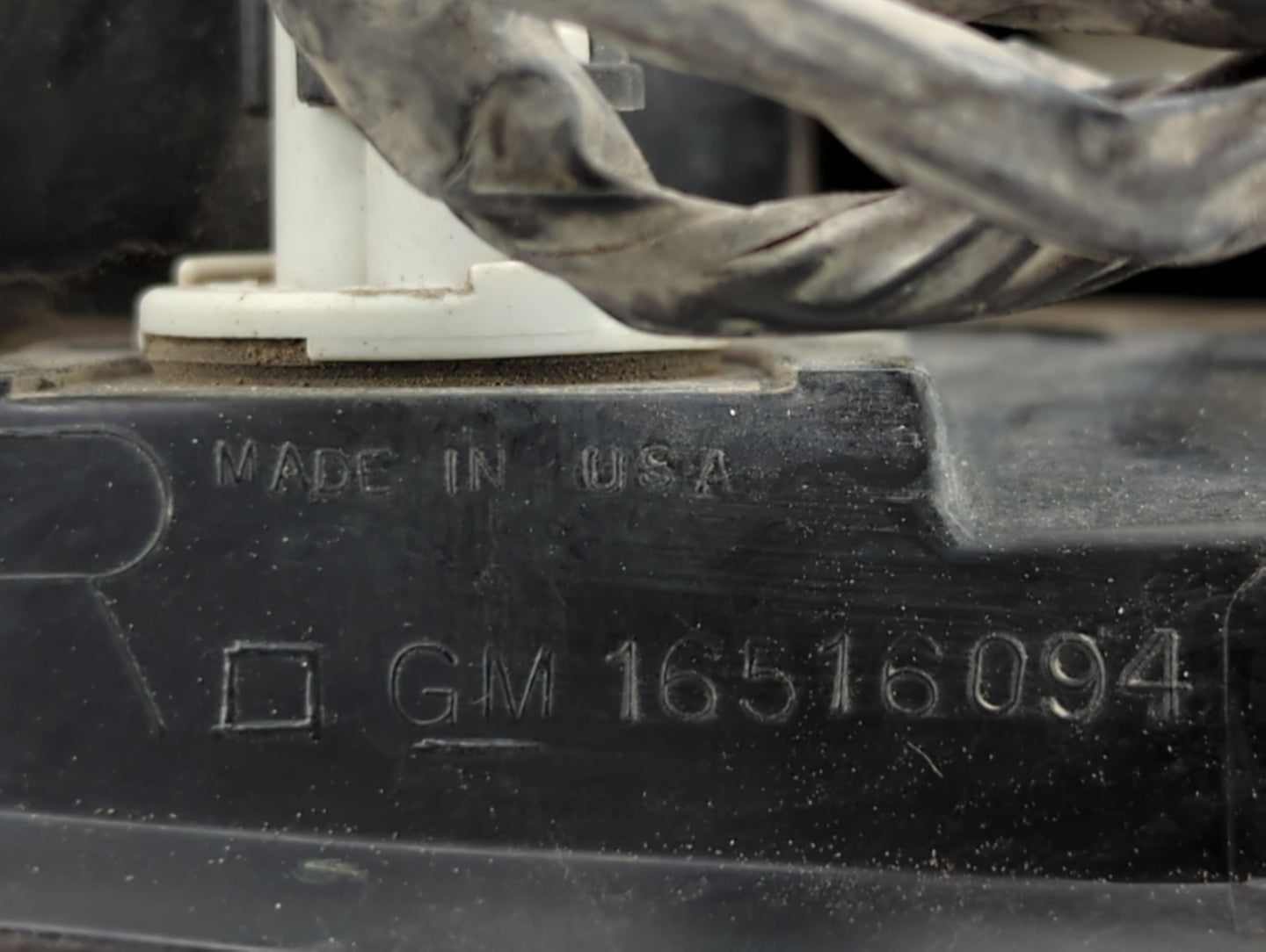 1994-2003 Chevrolet S10 Tail Light Assembly Passenger Right OEM P/N:16516094 Fits OEM Used Auto Parts - Oemusedautoparts1.co