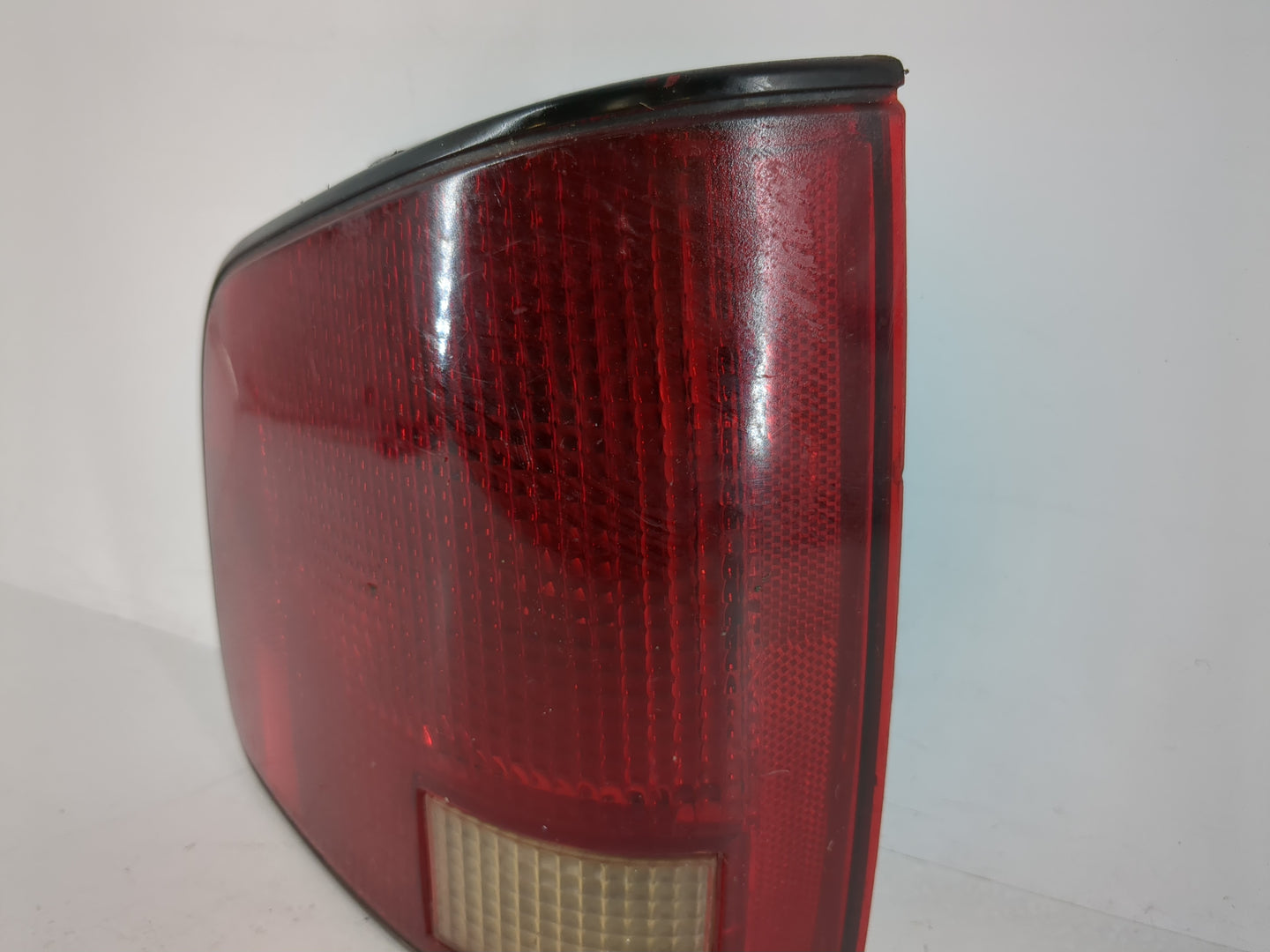 1994 Chevrolet S10 Driver Left Side Tail Light Taillight Deck Lid Mounted - Oemusedautoparts1.com
