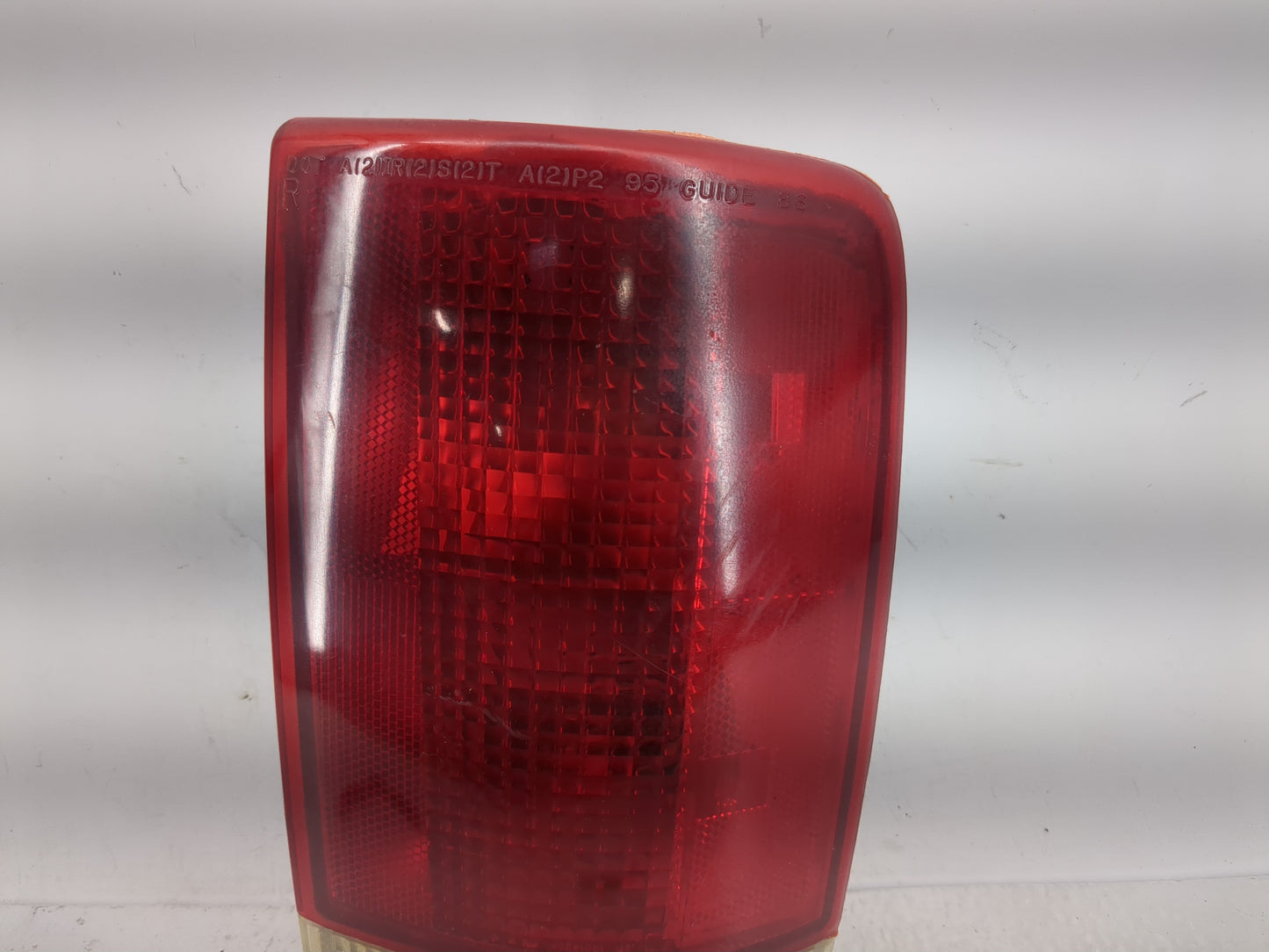 2001 Chevrolet S10 Blazer Tail Light Assembly Passenger Right OEM P/N:5978170 Fits OEM Used Auto Parts - Oemusedautoparts1.c