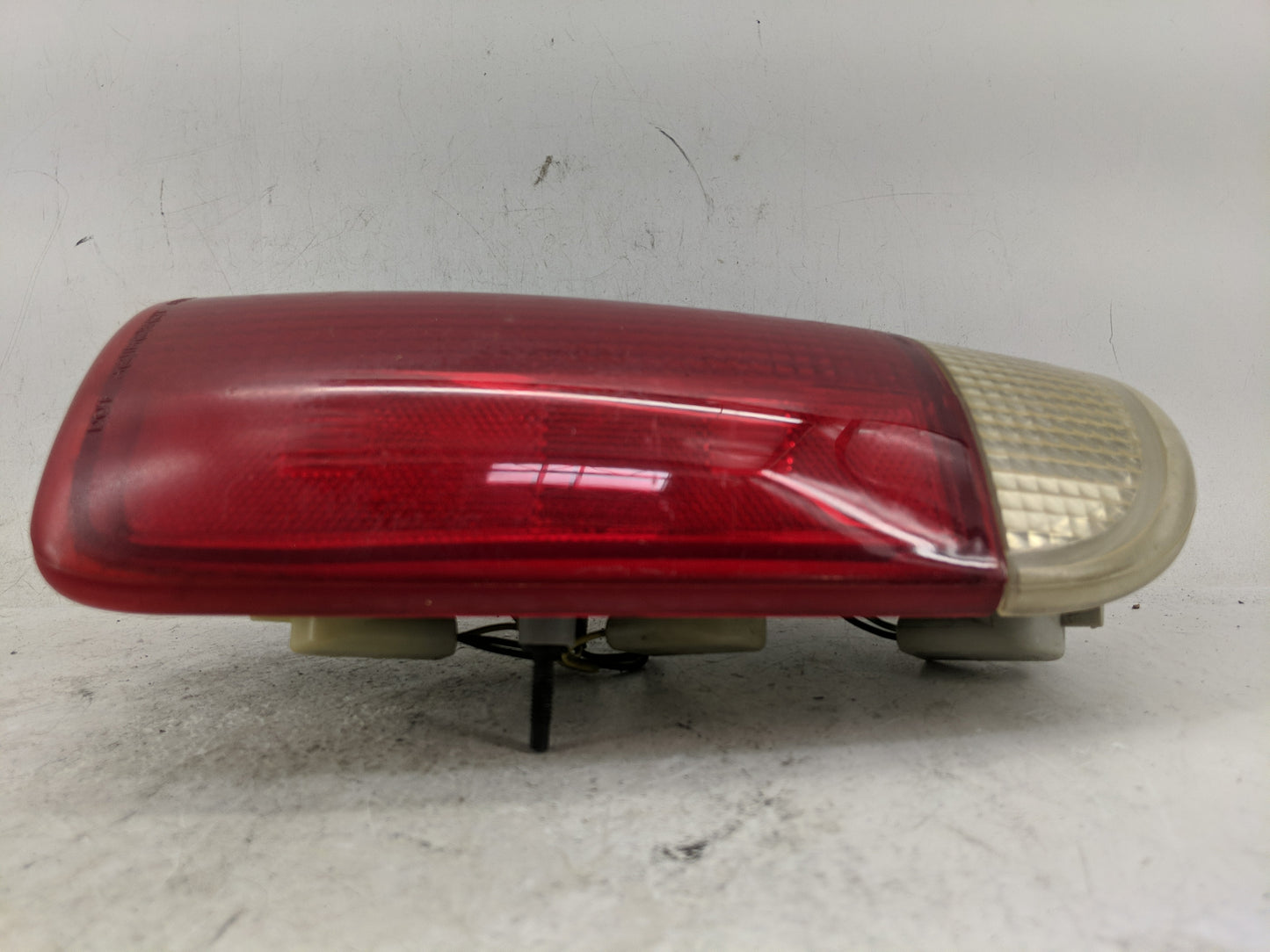 2001 Chevrolet S10 Blazer Tail Light Assembly Driver Left OEM P/N:5978169 Fits OEM Used Auto Parts - Oemusedautoparts1.com