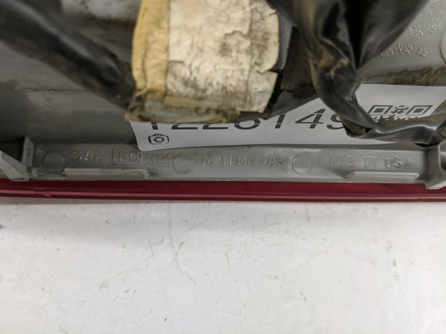 2001 Chevrolet S10 Blazer Tail Light Assembly Driver Left OEM P/N:5978169 Fits OEM Used Auto Parts - Oemusedautoparts1.com