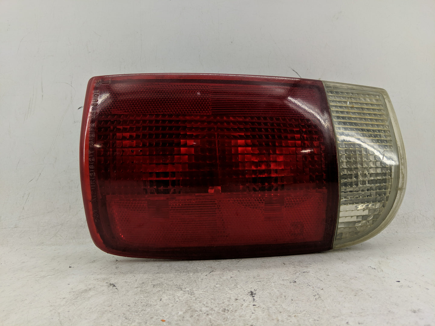 2001 Chevrolet S10 Blazer Tail Light Assembly Driver Left OEM P/N:5978169 Fits OEM Used Auto Parts - Oemusedautoparts1.com