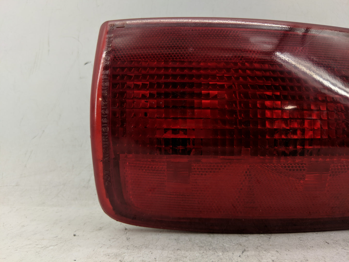 2001 Chevrolet S10 Blazer Tail Light Assembly Driver Left OEM P/N:5978169 Fits OEM Used Auto Parts - Oemusedautoparts1.com