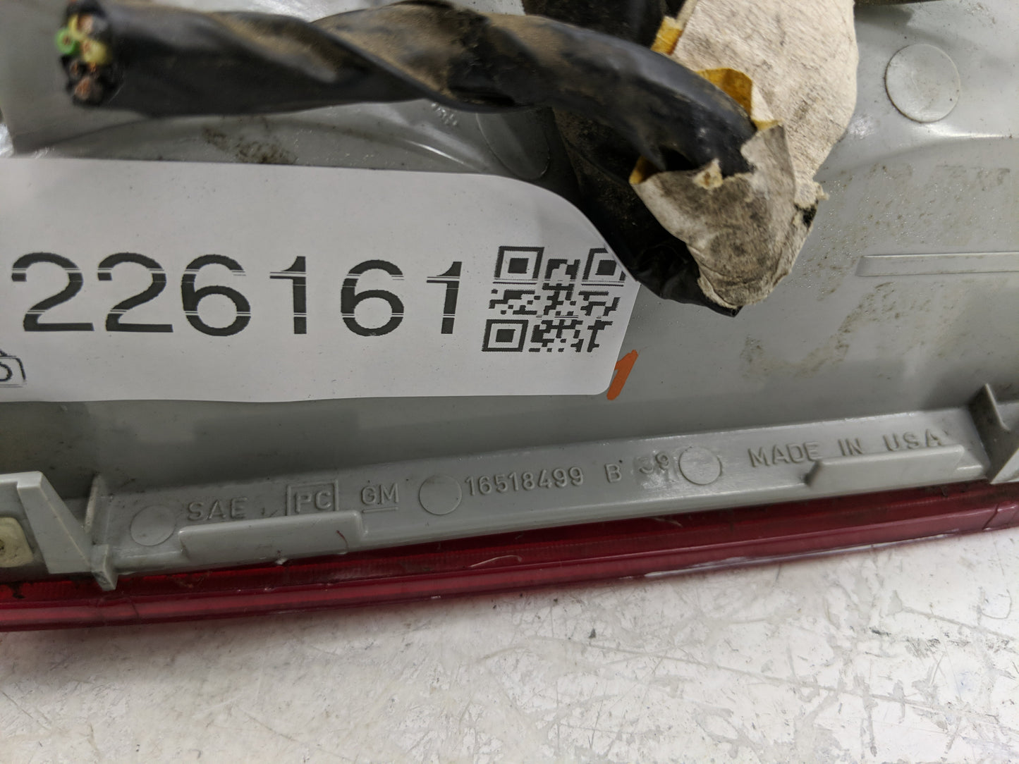 2001 Chevrolet S10 Blazer Tail Light Assembly Driver Left OEM P/N:5978169 Fits OEM Used Auto Parts - Oemusedautoparts1.com