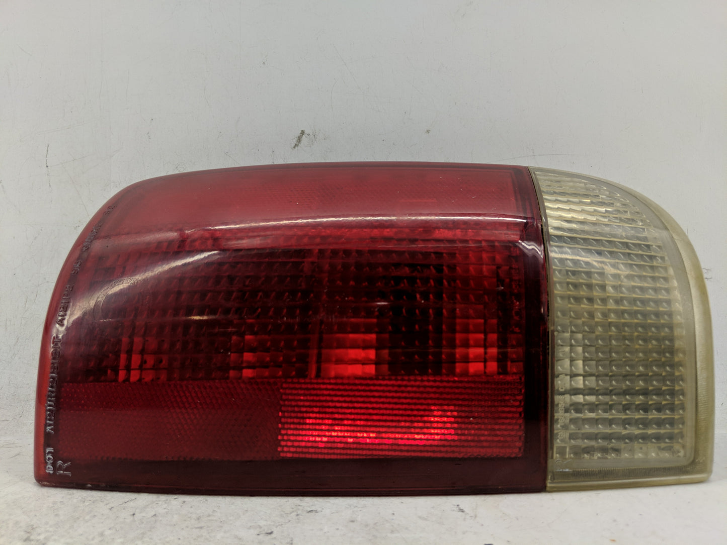 2001 Chevrolet S10 Blazer Tail Light Assembly Passenger Right OEM P/N:5978170 Fits OEM Used Auto Parts - Oemusedautoparts1.c