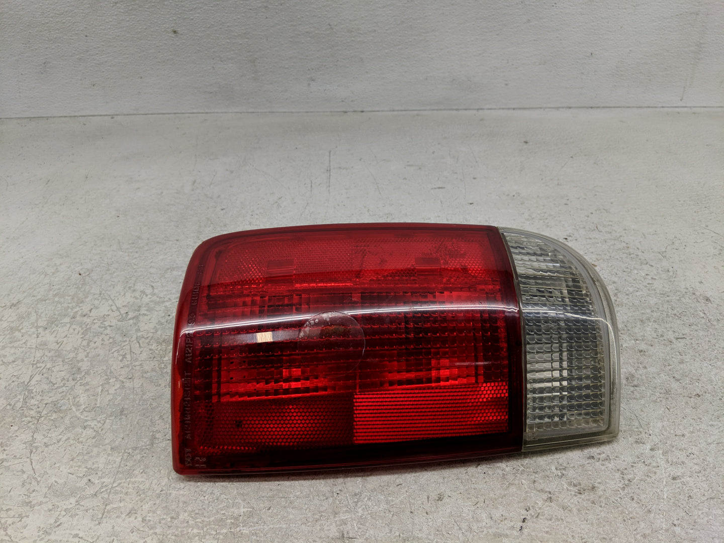 2001 Chevrolet S10 Blazer Tail Light Assembly Passenger Right OEM P/N:16518500 Fits OEM Used Auto Parts - Oemusedautoparts1.