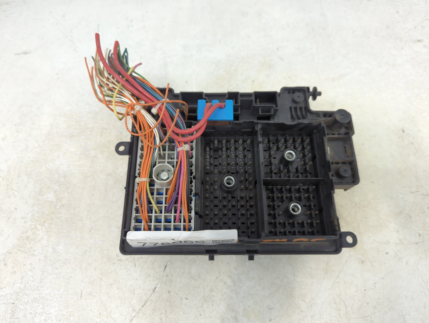 2000-2002 Chevrolet Silverado Fusebox Fuse Box Panel Relay Module P/N:02-2200 15328806-05 Fits Fits 2000 2001 2002 OEM Used 
